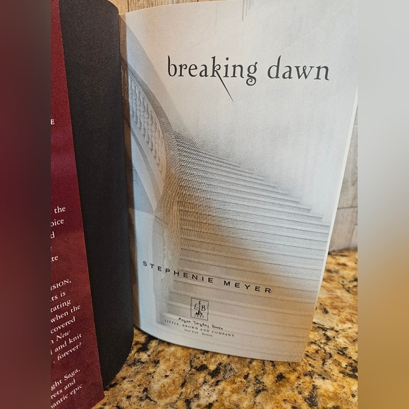Breaking Dawn - Twilight Trilogy Hardback Stephenie Meyer - Picture 6 of 8
